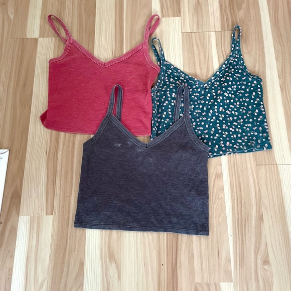 3 pack of American eagle cropped tank tops - Picture 1 of 3